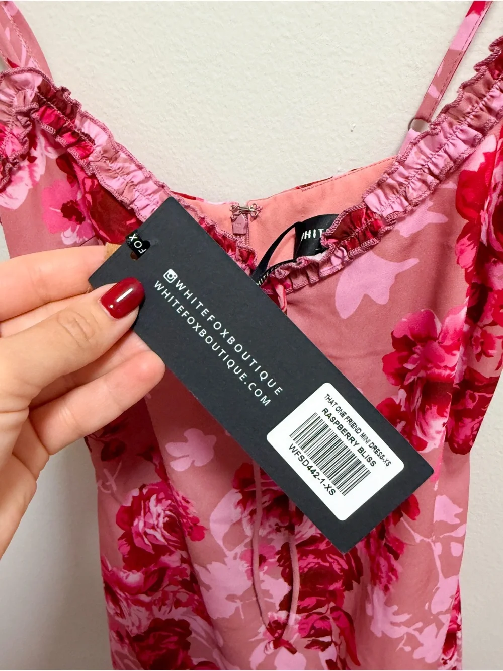 White fox boutique that one friend pink floral mini dress rose going out date - Picture 3 of 5